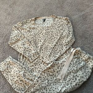 Jaclyn Intimates Leopard Print Lounge Set with Drawstring Pants Size M